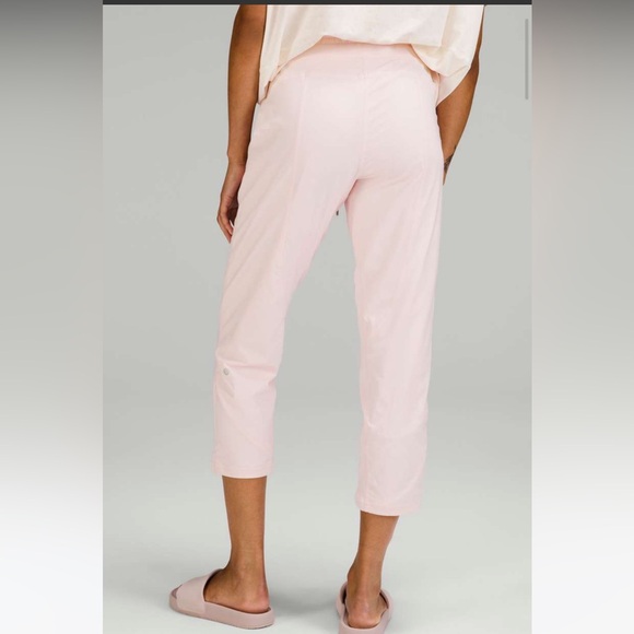 Lululemon Dance Studio Crop strawberry milkshake - Picture 2 of 4